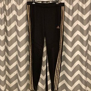 NWT mens tapered fit football (soccer) fit size large